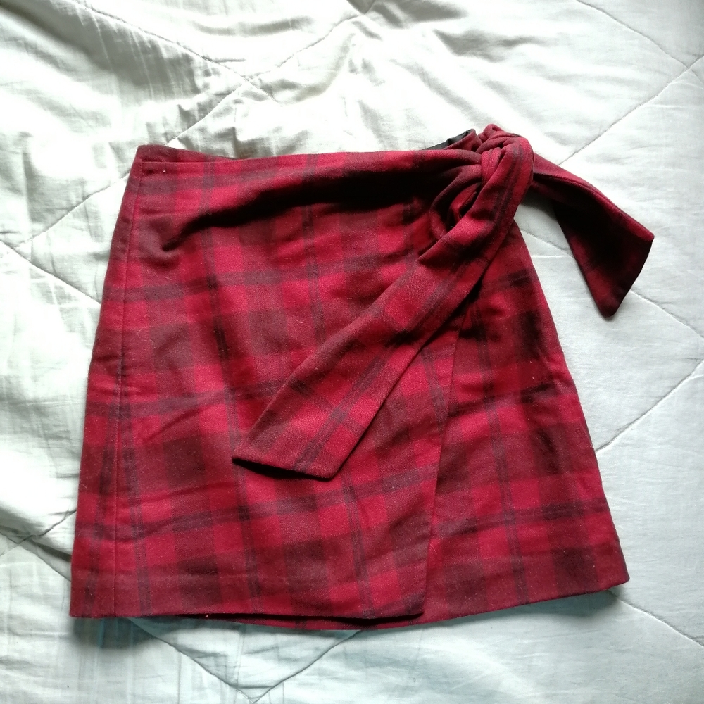 OLD - WILFRED New Wrap Front Skirt Red Plaid 00 Aritzia - Picture 1 of 7